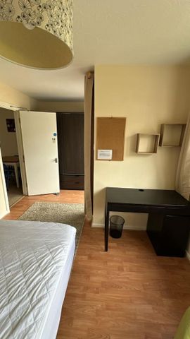 5 bedroom semi-detached house to rent - Photo 5