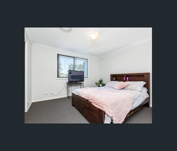 CONVENIENTLY LOCATED MODERN TOWNHOUSE - Photo 3