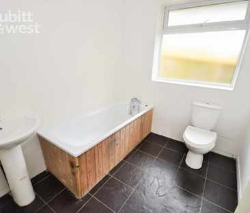 4 bedroom detached house to rent - Photo 4