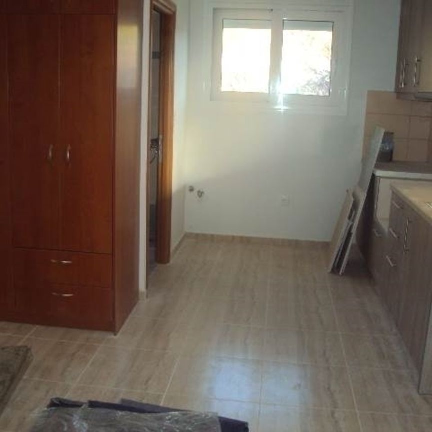 Ενοικίαση κατοικίας, 25 τ.μ., Πάτρα, 220 € - Photo 1