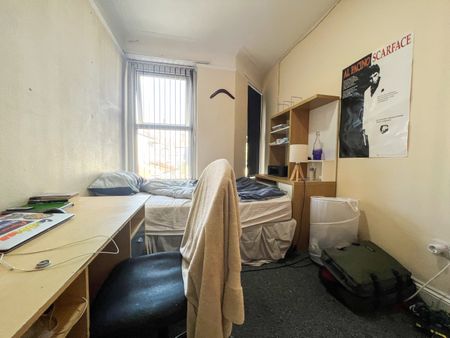 Pen-Y-Wain Road, Roath - Photo 4