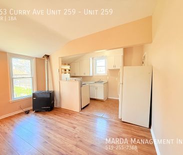 COZY 1-BEDROOM/1BATH MAIN FLOOR APARTMENT+HYDRO &GAS - Photo 3