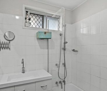 Fully Refreshed Family Home | Prime Holland Park Location | $730 Pe... - Photo 5