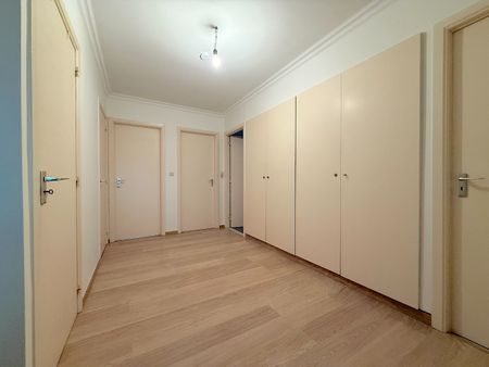 Ruim 3-slpk appartement te Sint-Michiels - Photo 4