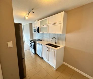 Surrey Central 1 Bedroom 1 Bathroom Condo For Rent! - Photo 2