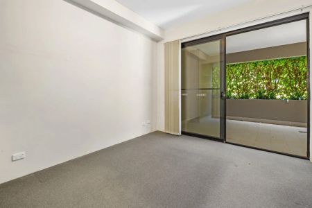 Convenient Location - Photo 2