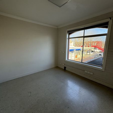 One bedroom unit in the heart of town - Photo 4