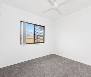 Beautiful Home $600 Per Week + 1 WEEK FREE RENT! - Photo 5