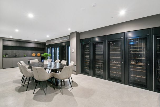 Sophisticated Urban Living - Photo 1