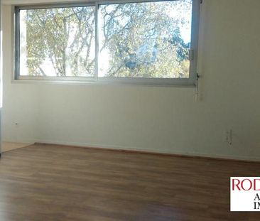 Location Appartement 1 pièce 25m² POITIERS 86000 - Photo 2
