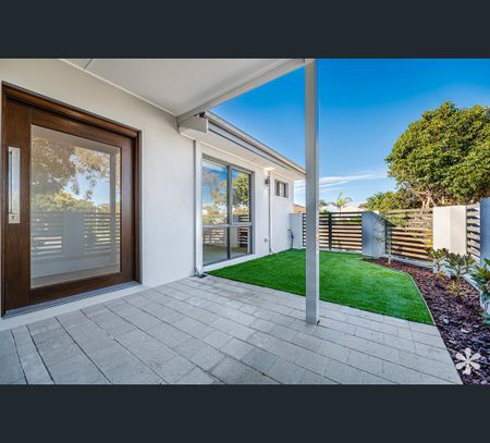 102A Riseley Street, Ardross, WA 6153 - Photo 5