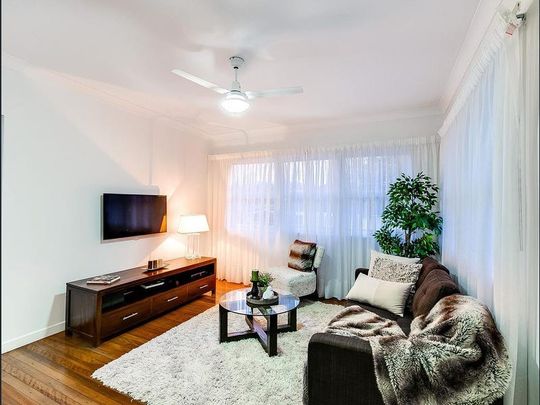 23 Newcastle Street, Fairfield QLD 4103 - House For Rent - $750 | Domain - Photo 1