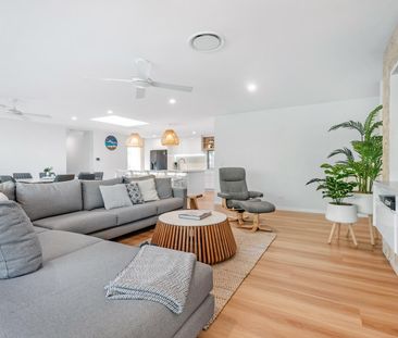 46 Fairsky Avenue, Mermaid Waters QLD 4218 - House For Rent | Domain - Photo 1