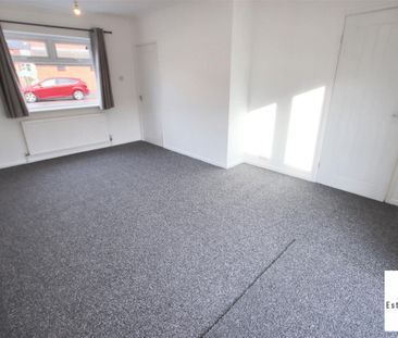 3 Bedroom House - Mid Terrace To Let - Photo 3