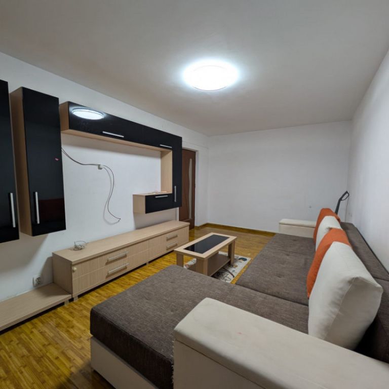 Apartament de închiriat - 2 camere, 47 mp, zona Mărgeanulu - Fotografie 1