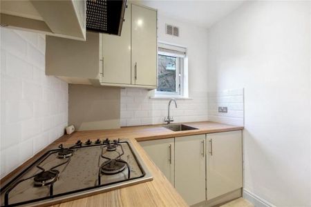 One Double Bedroom with Private Study - Photo 4