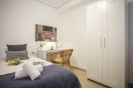 Carrer del Doctor Zamenhof, Valencia, Valencian Community 46008 - Photo 4
