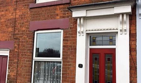 Fantastic Four Bed Student House with En-suite bathrooms - Photo 2