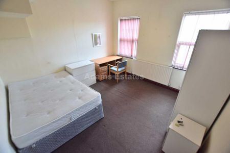 6 bedroom terraced house to rent - Photo 3