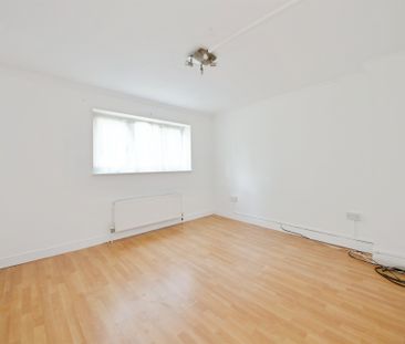 Carters Mead, Harlow - Photo 4