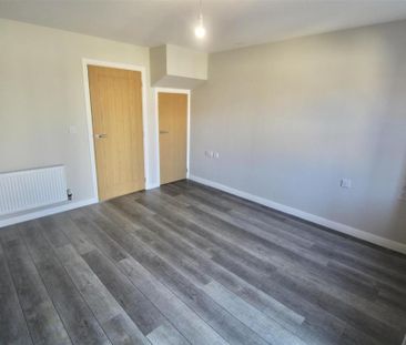 2 bedroom semi-detached house to rent - Photo 3