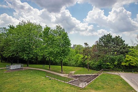 Westwood Abbey Apartments - Photo 4