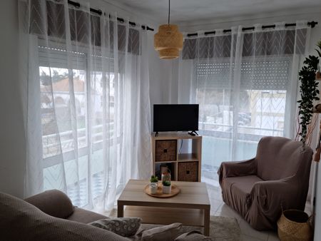 Apartamento T2 em Vila Real de Santo António-Arrendamento Temporário - Photo 2