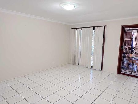 Spacious 3-Bedroom Home with Pool in Sunnybank Hills â Ideal Location & Comfort! - Photo 5