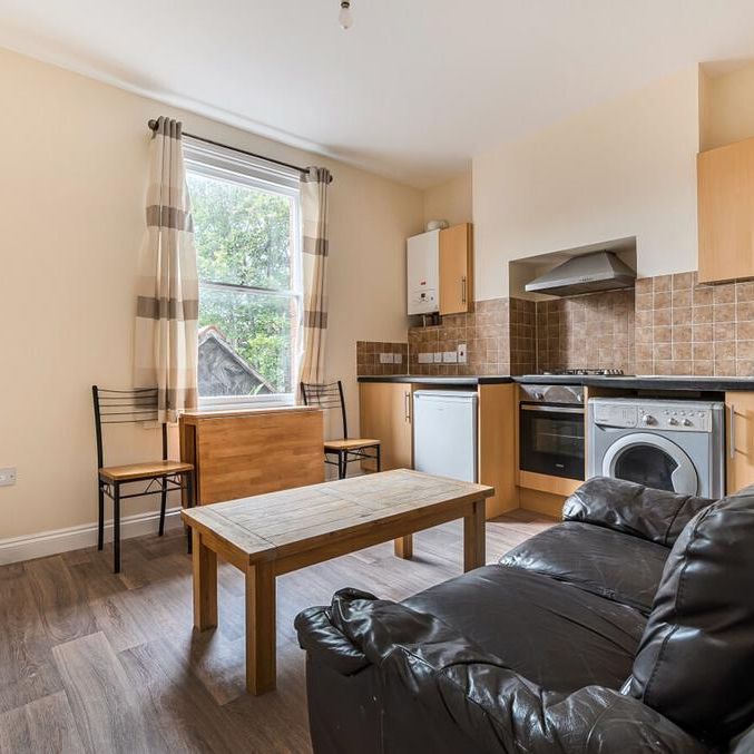 1 bedroom flat to rent - Photo 1