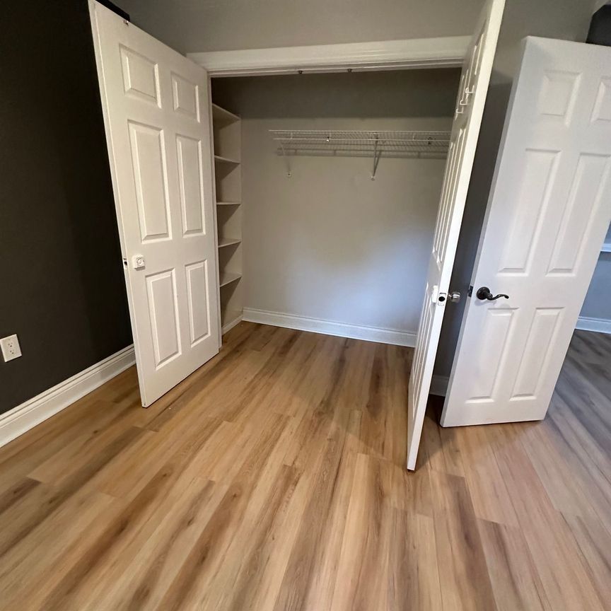 For Lease - 206B Palace Street, Whitby, Ontario - Photo 1