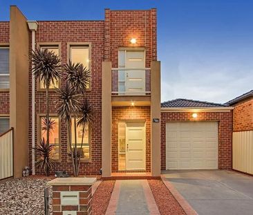 2/65 Allenby Road, Hillside VIC 3037 - Photo 1
