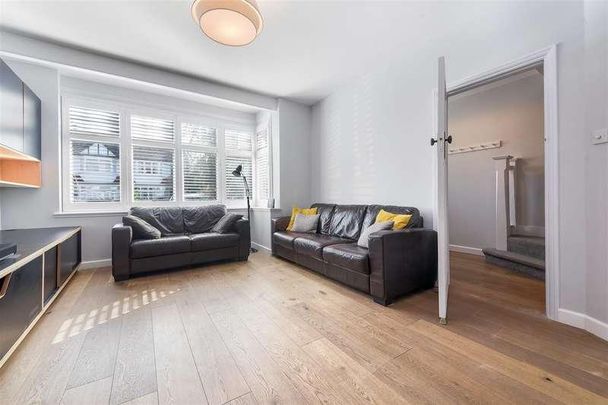 Fairway, Raynes, SW20 - Photo 1