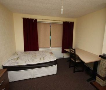 4 Bed - Stanmore Crescent, Burley, Leeds - Photo 6