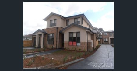 3 BEDROOM TOWNHOUSE- - Photo 3
