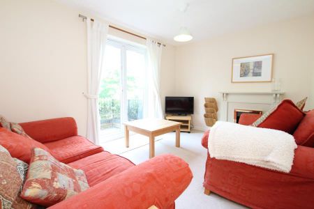 3 bedroom flat to rent - Photo 2