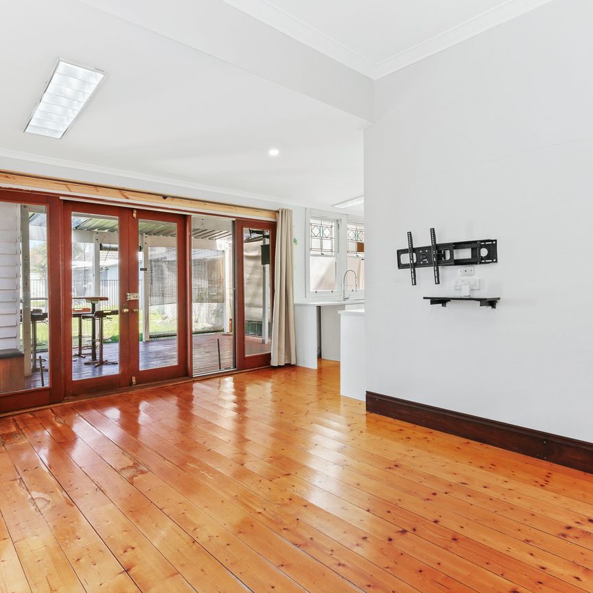 148 Atherton Road, Oakleigh VIC 3166 - House For Rent | Domain - Photo 1