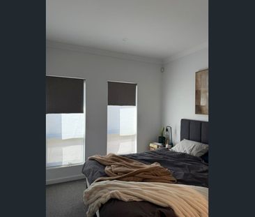 Modern, Low-Maintenance Living in Oaklands Park - Photo 5