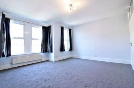 4 bedroom terraced house to rent - Photo 5