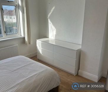 4 bedroom terraced house to rent - Photo 3