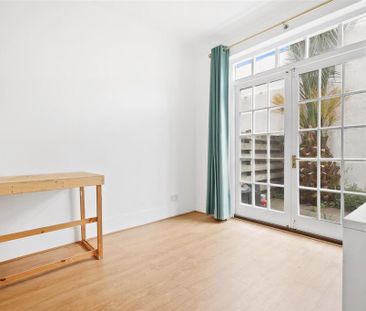 4 bedroom terraced house to rent - Photo 3