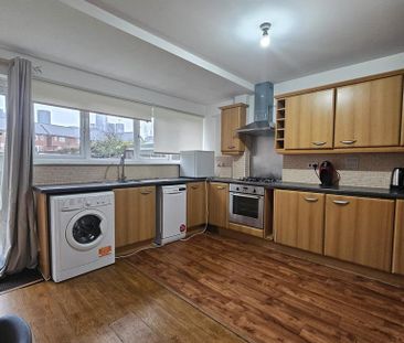 1 bedroom in a house share to rent - Photo 5