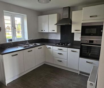 2 bedroom semi-detached house to rent - Photo 3