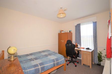 6 bedroom detached house to rent - Photo 5