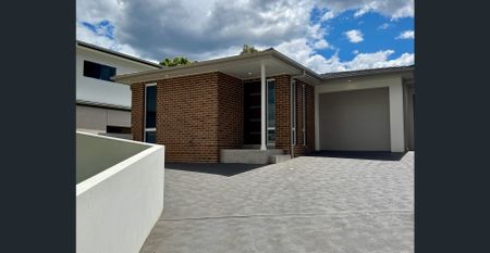 Sleek Brand-New Duplex in a Prime West Ryde Location - Photo 3
