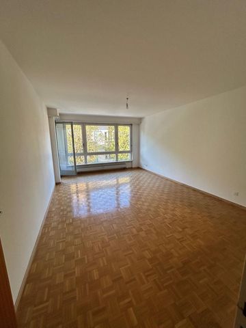 Attraktive 3.5-Zimmer-Wohnung mit 2 Balkonen Nähe Schützenmattpark - Photo 2