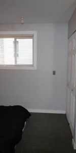 Unfurnished 1 Bed + Den, 1 Bath Lower Suite (Valleycliffe) - Photo 4