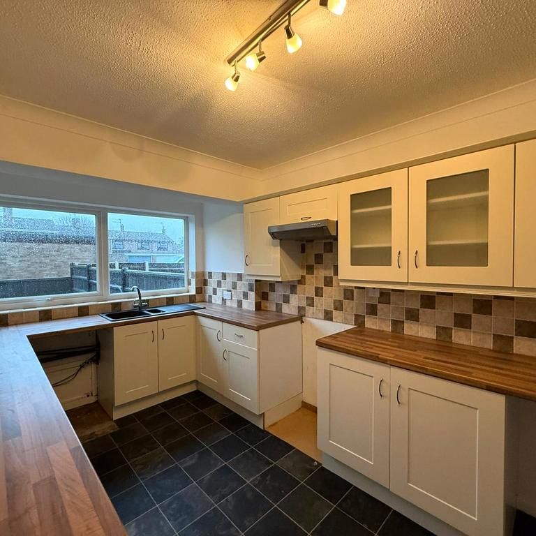 3 bedroom terraced house to rent - Photo 1