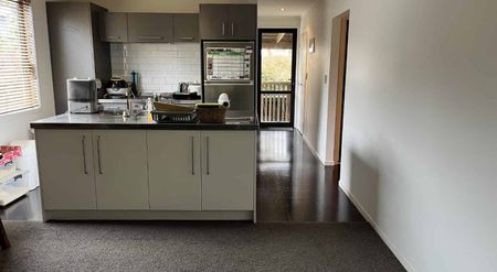 Executive Three-Bedroom Townhouse for Rent - Photo 4