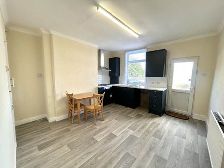 3 Bedroom Terraced For Rent - Photo 5