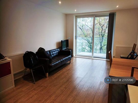 2 bedroom flat to rent - Photo 1